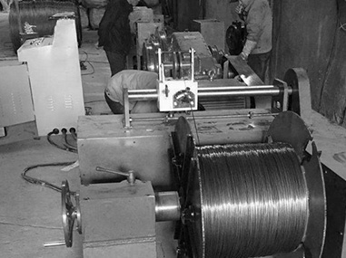 開始了一家創(chuàng)業(yè)公司并購買了拉絲機(jī)。