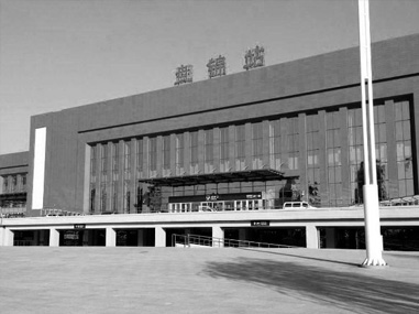 在東北盤錦經(jīng)營一家絲網(wǎng)商店。