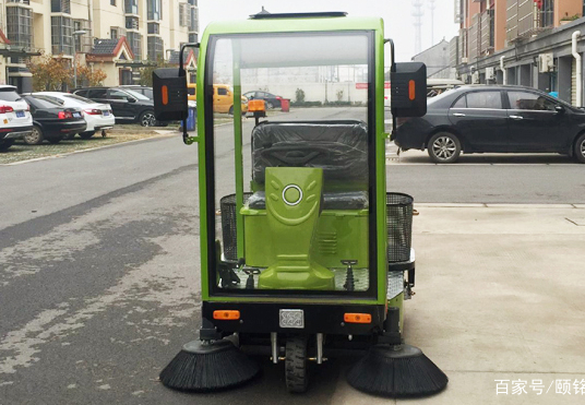 <font color='#FF0000'>一般的環衛道路掃地機都</font>